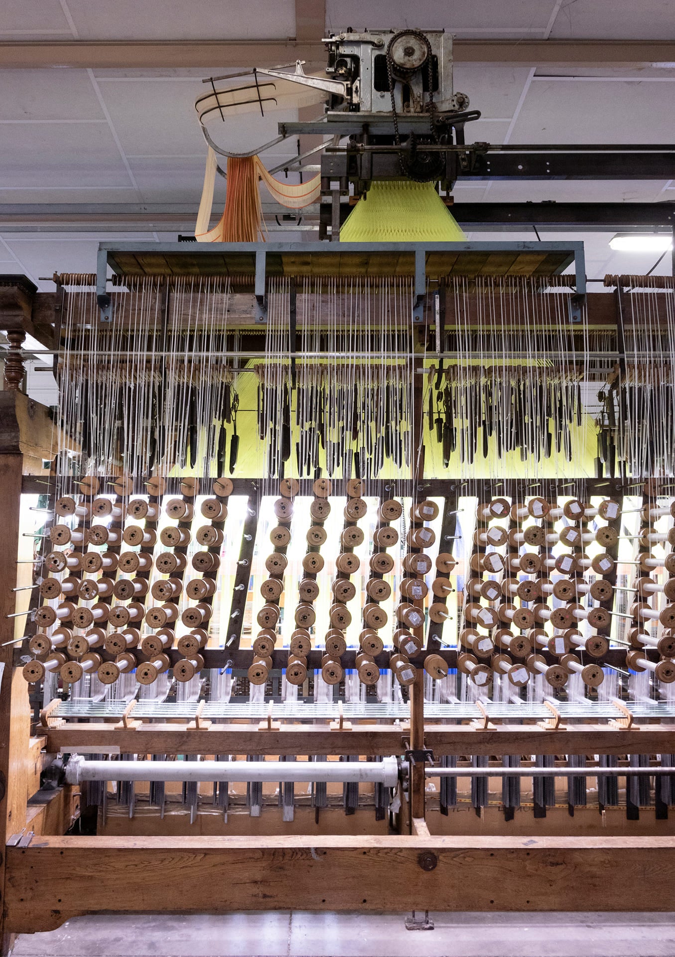 Photo d'une machine de tissage ancienne génération présent chez Julien Faure