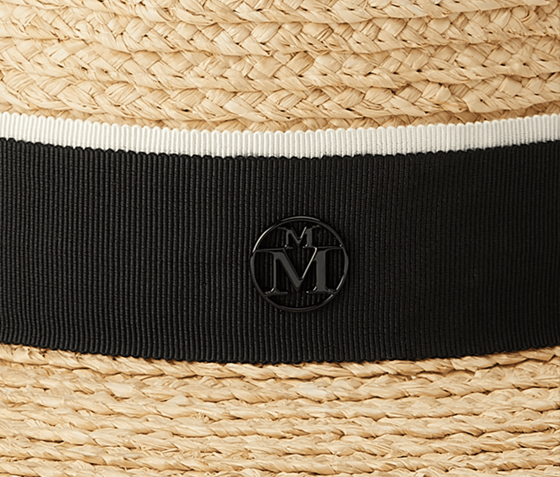 Ruban sur le chapeau de paille tissé proposé par Maison Michel fait par Julien Faure