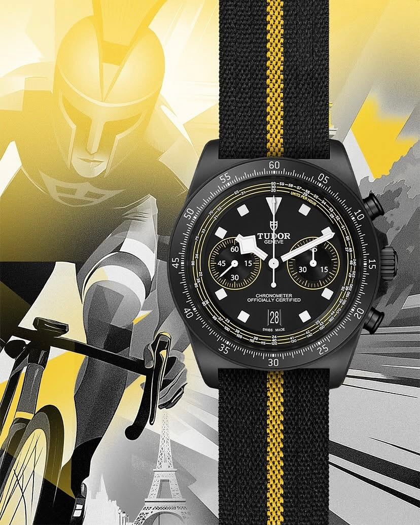 Montre chronographe noire et jaune avec bracelet textile, inspirée de l’univers du cyclisme