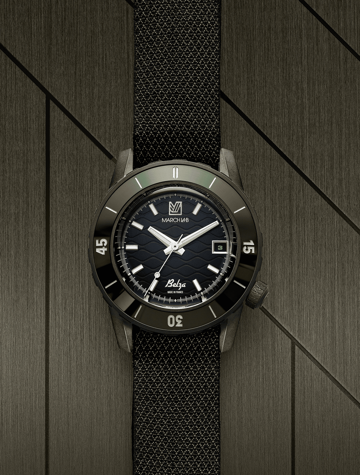 Montre March lab belza en titane avec le bracelet au tissage Jacquard Julien Faure